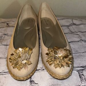 Bandolino Beige Floral Espadrilles